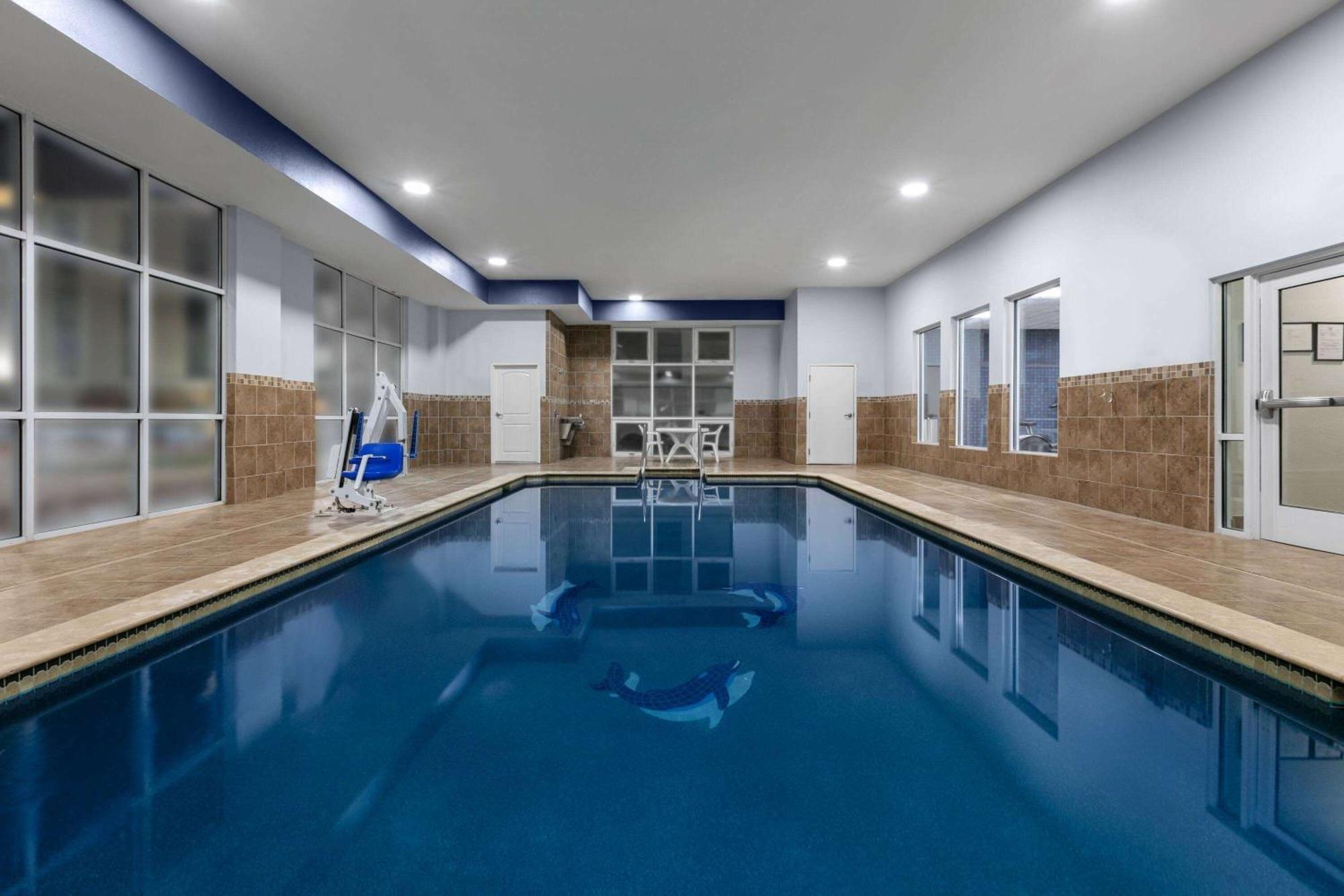 La Quinta Inn & Suites By Wyndham Ft Worth-Burleson megye Kültér fotó